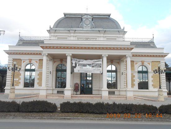 Royal Waiting Hall 1882-2011