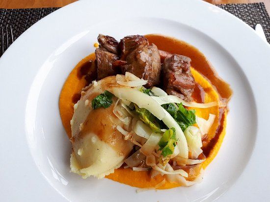 Laureate Restaurant at Macdonald Kilhey Court