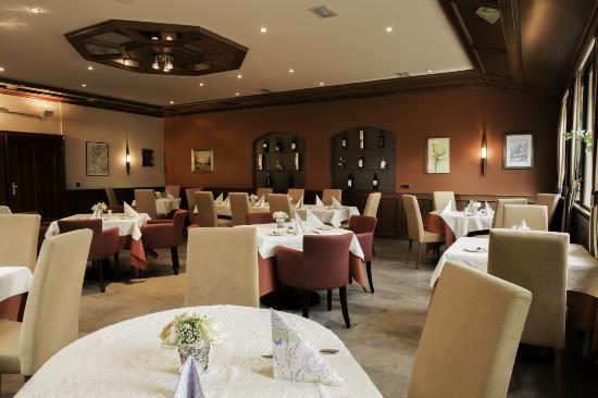 Maximilian's Restaurant & Garten