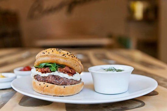 La Burguesa