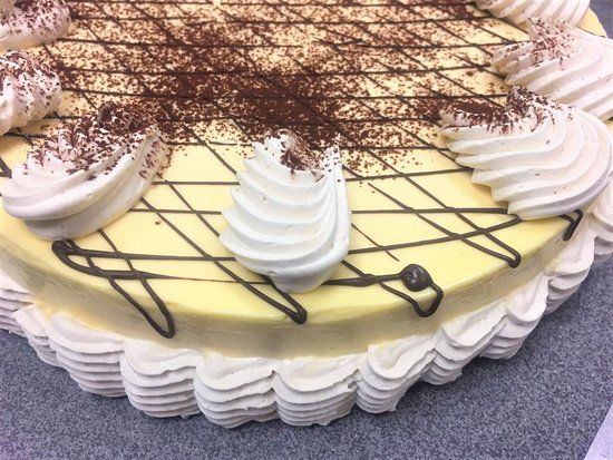 Le Petit Four Cafe & Patisserie