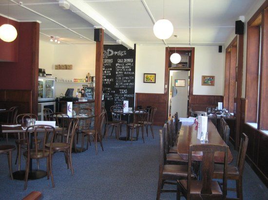 Riverside Cafe & Lodge