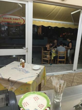 Papaki Grill House