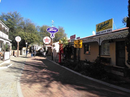 Spinwiel Antique Shop & Village Museum