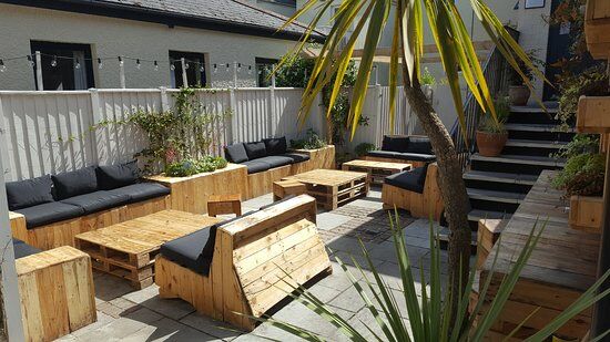 Bustopher Jones Wine Bar & Restaurant