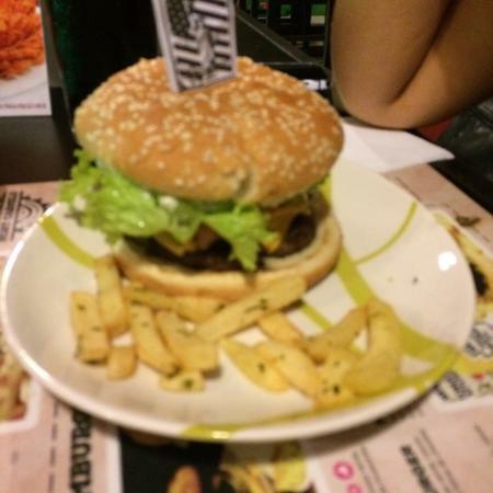 Mont Carmelo Hamburgueria