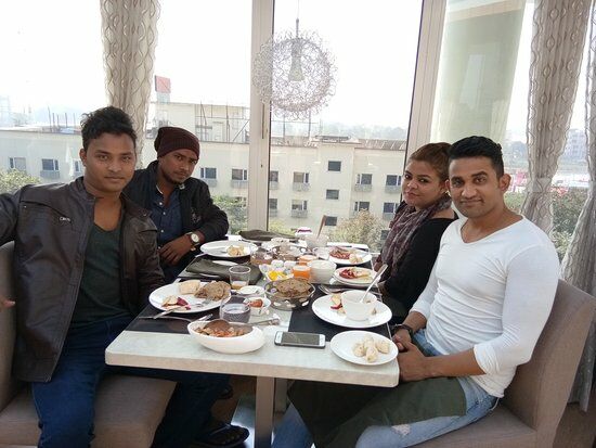 Skydine At Hotel Delta Suites