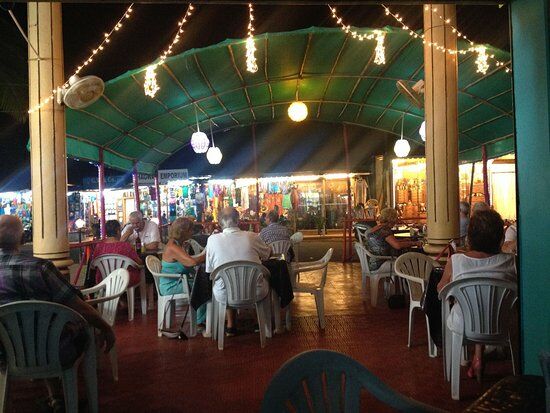 Everest Restaurant & Bar