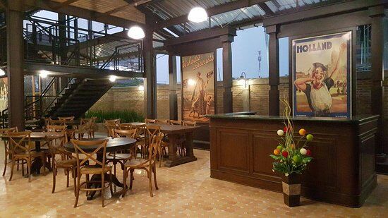 La Taverna Hall & Dining