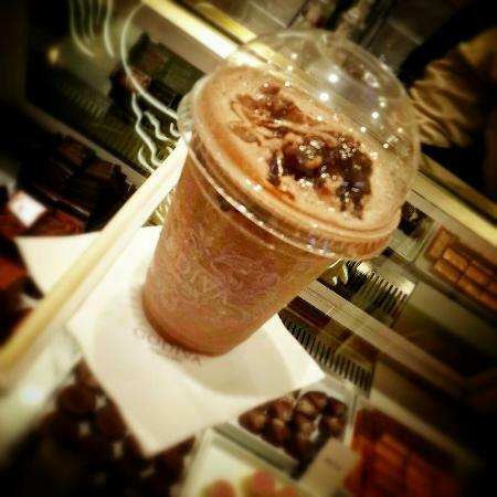 Godiva Chocolatier- Pavilion KL